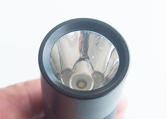 cavando a lanterna elétrica livre 5W do poder superior do diodo emissor de luz do CREE do risco com metal grampeie
