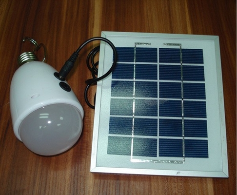 Acampamento/que lê a luz de emergência solar do diodo emissor de luz 2V/6W com carregador de USB