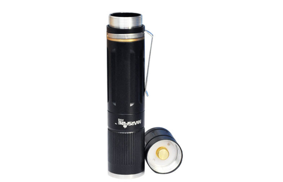 a tocha conduzida recarregável do Cree de 800lm 3.7v, preto do poder super conduziu a lanterna elétrica para acampar